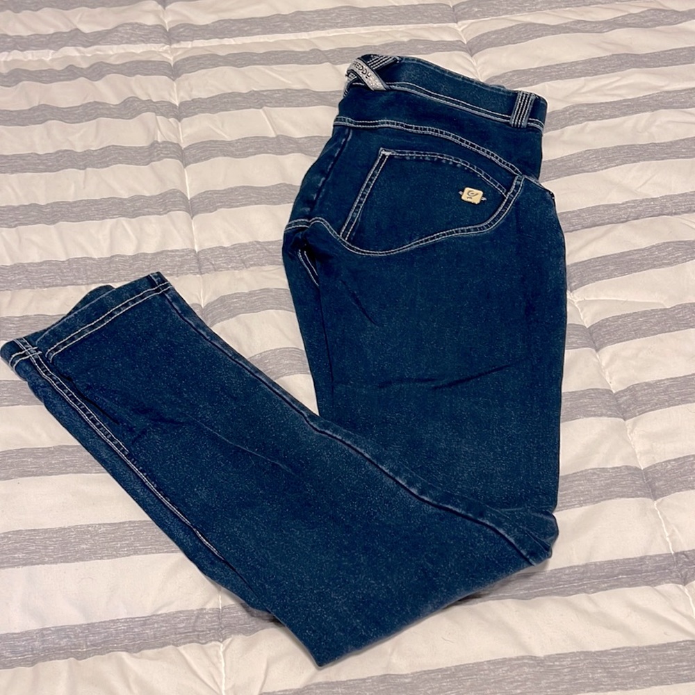Excellent used condition!! Freddy butt shaping jeans. Size XSmall. Blue denim